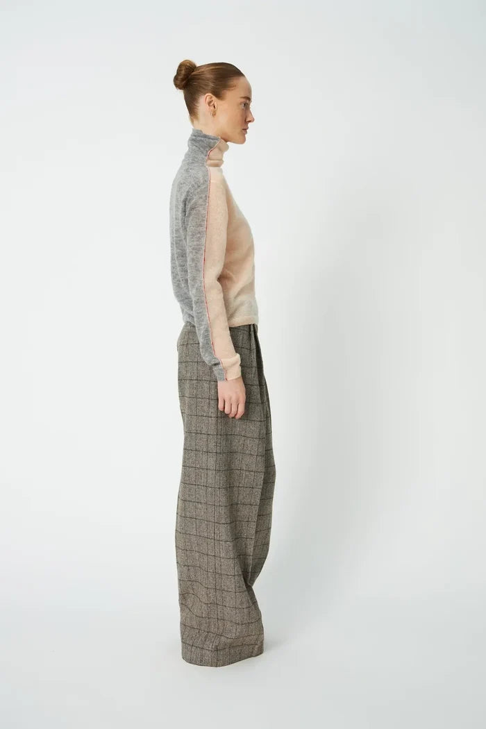 Alpaca Turtleneck (Pale Pink)