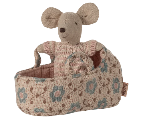 Baby Mouse in Carry Cot (Rose)