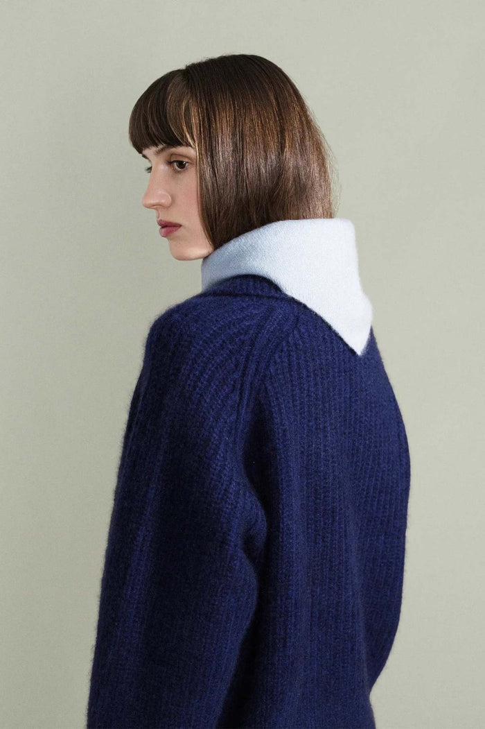 Cashmere Triangle Scarf (Powder Blue)