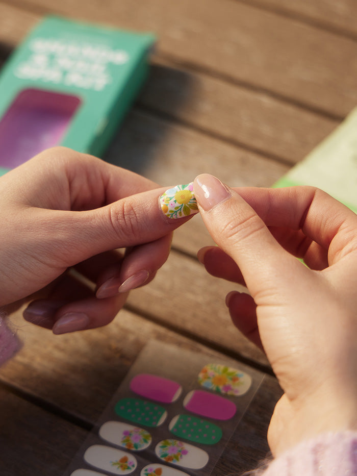 Floral Rush Hand & Nail Spa Kit