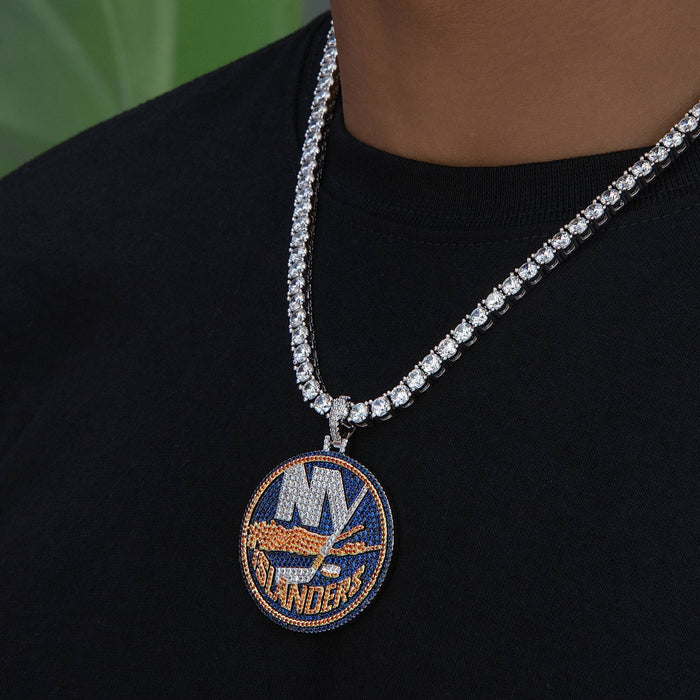 New York Islanders Official NHL Logo Pendant in White Gold