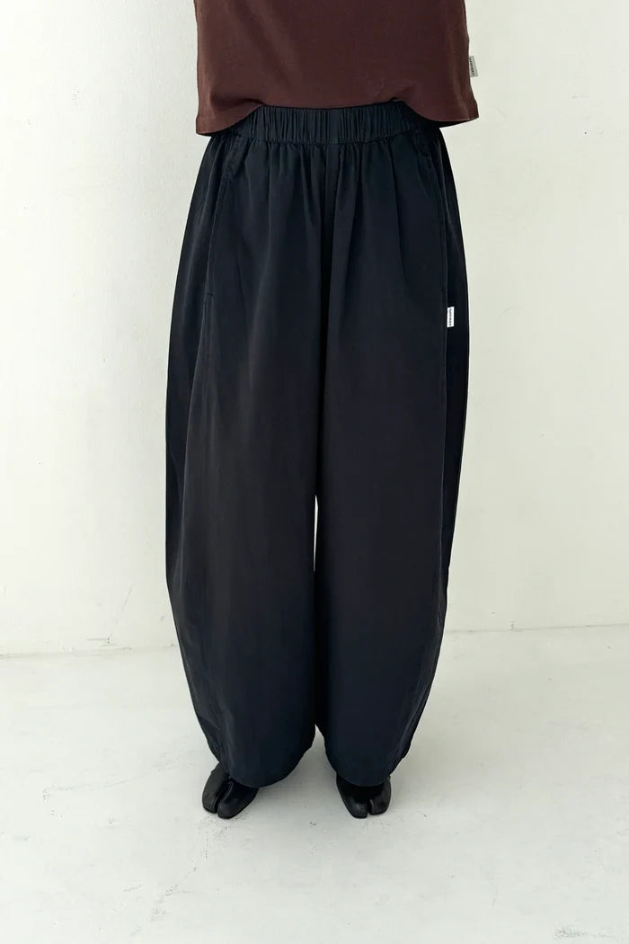 Parachute Pants (Black)