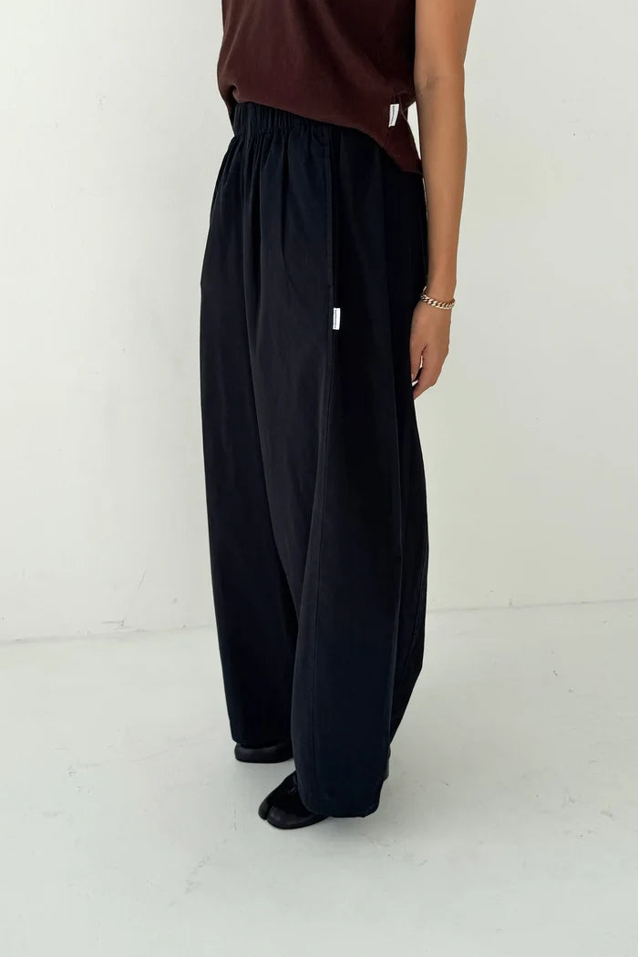 Parachute Pants (Black)