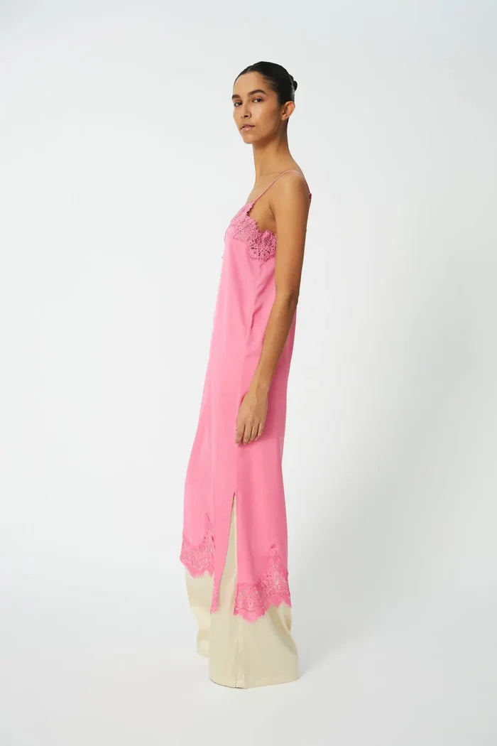Underlayer Lace Dress (Amazing Pink)