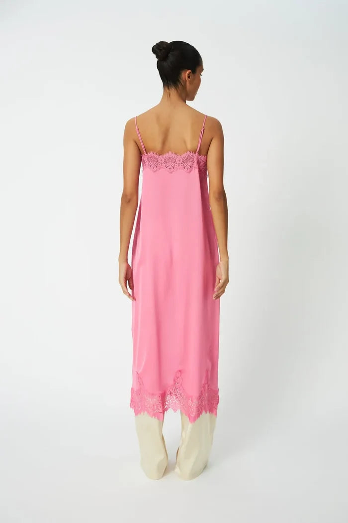 Underlayer Lace Dress (Amazing Pink)